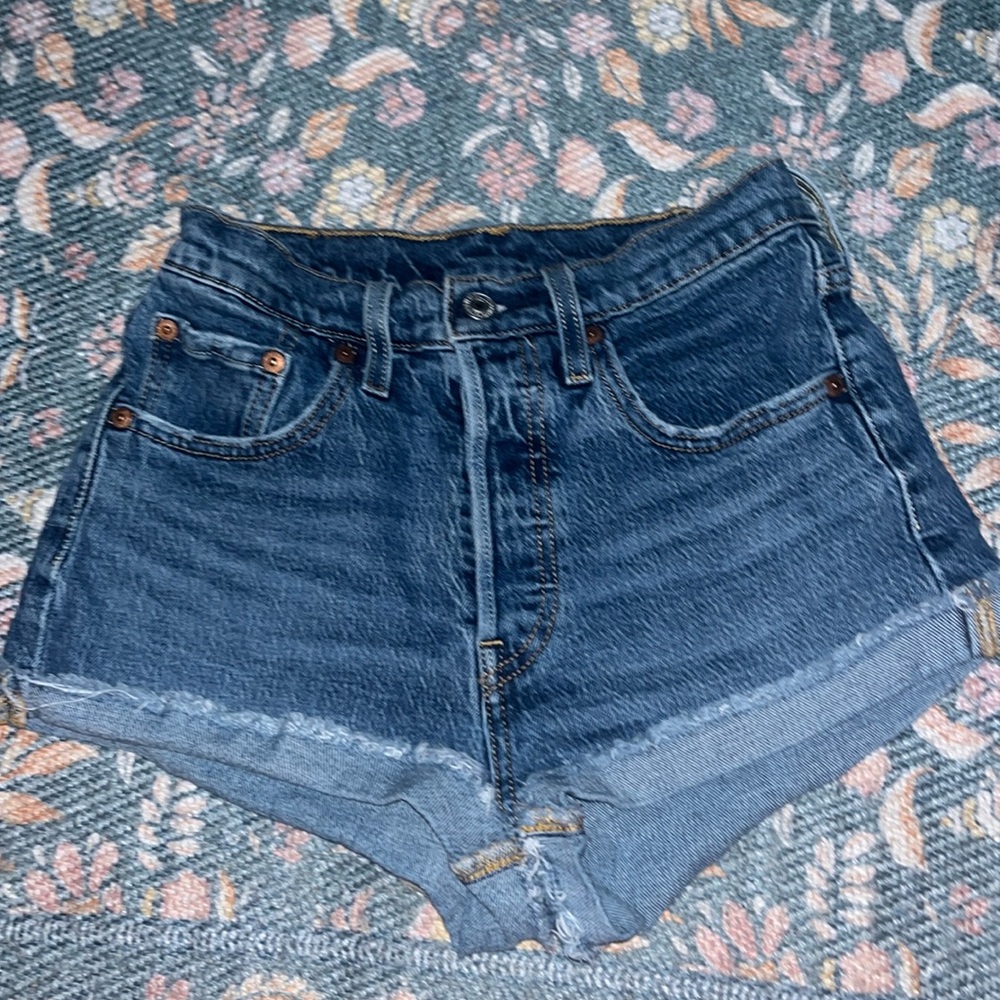 Womens, dark wash, levi shorts, size- 24